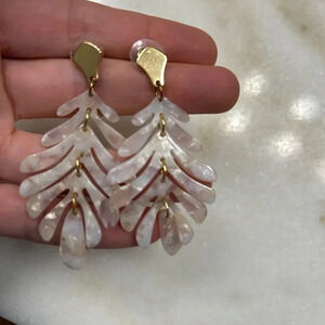 Pink palm resin earrings